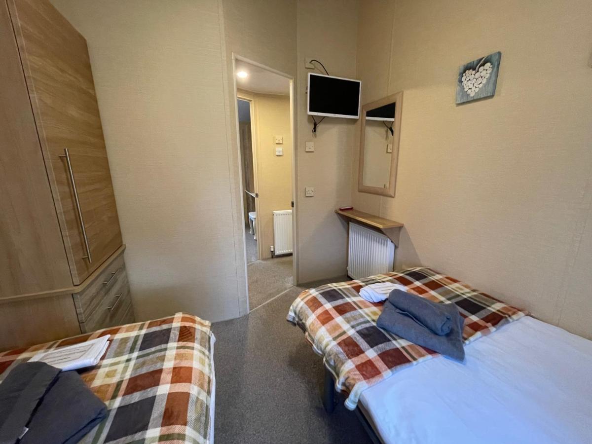 Luxury Lakeside Lodge L1 With Hot Tub Situated At Tattershall Lakes Country Park Esterno foto